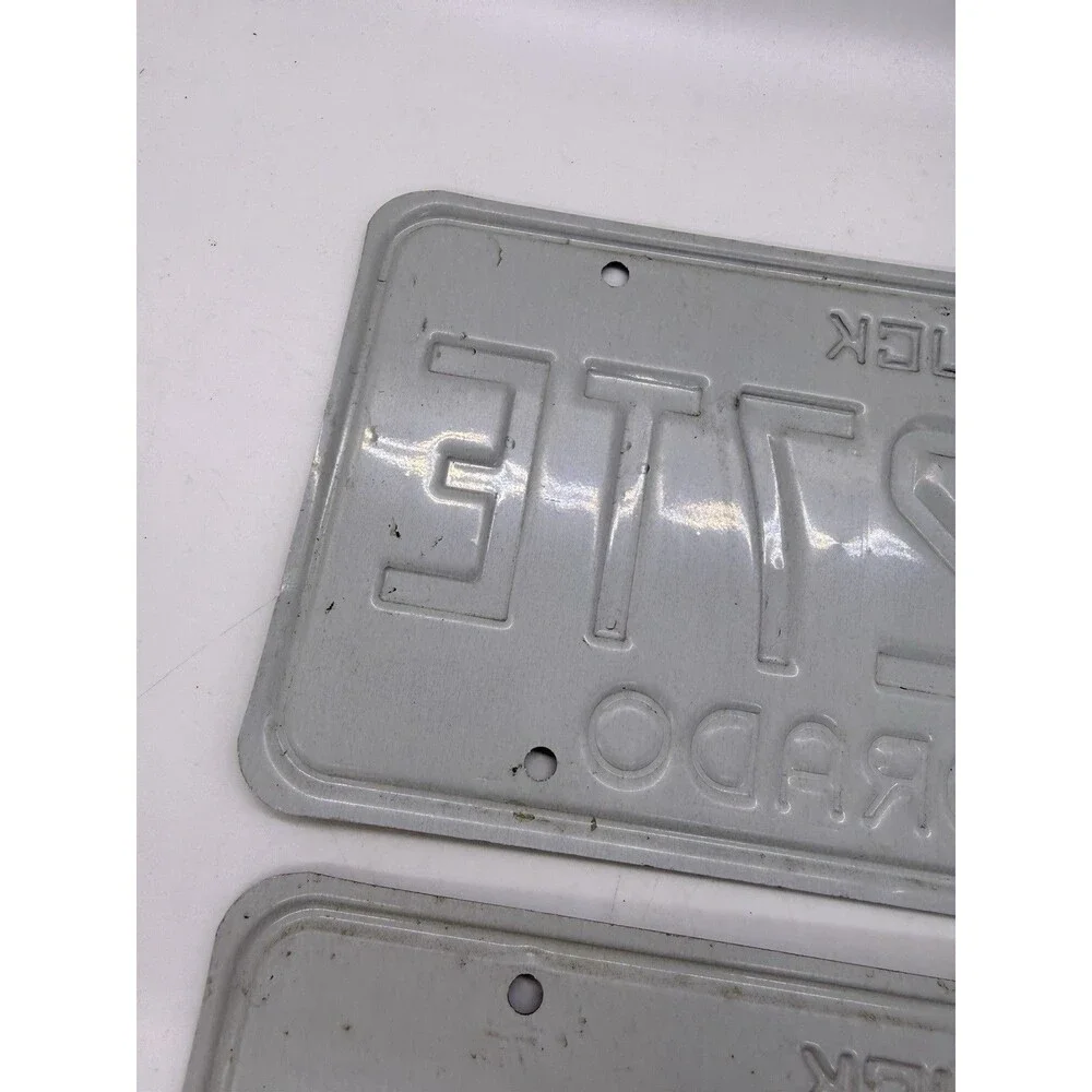 Vintage Pair Of Colorado Green Truck Automobile Vehicle Tag Expired 2000